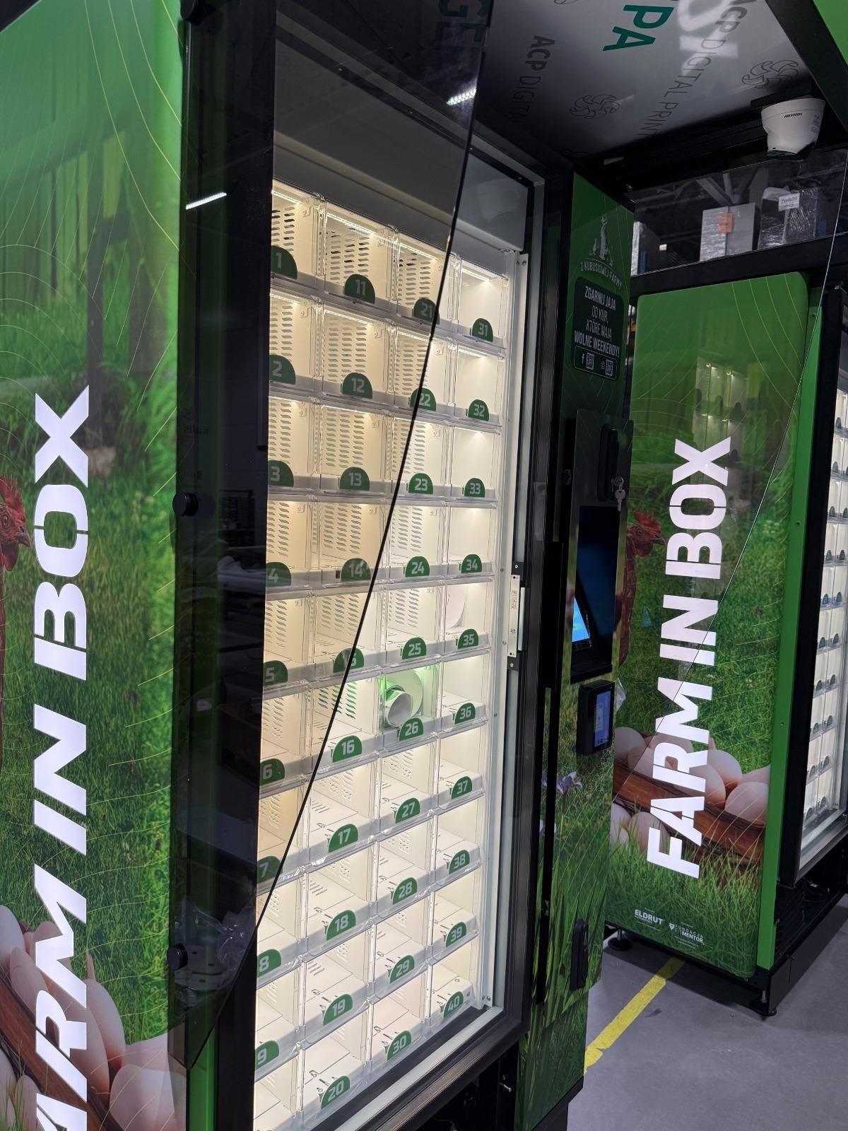 Roheline Farm in Boxi automaat munakarpide lahtritega