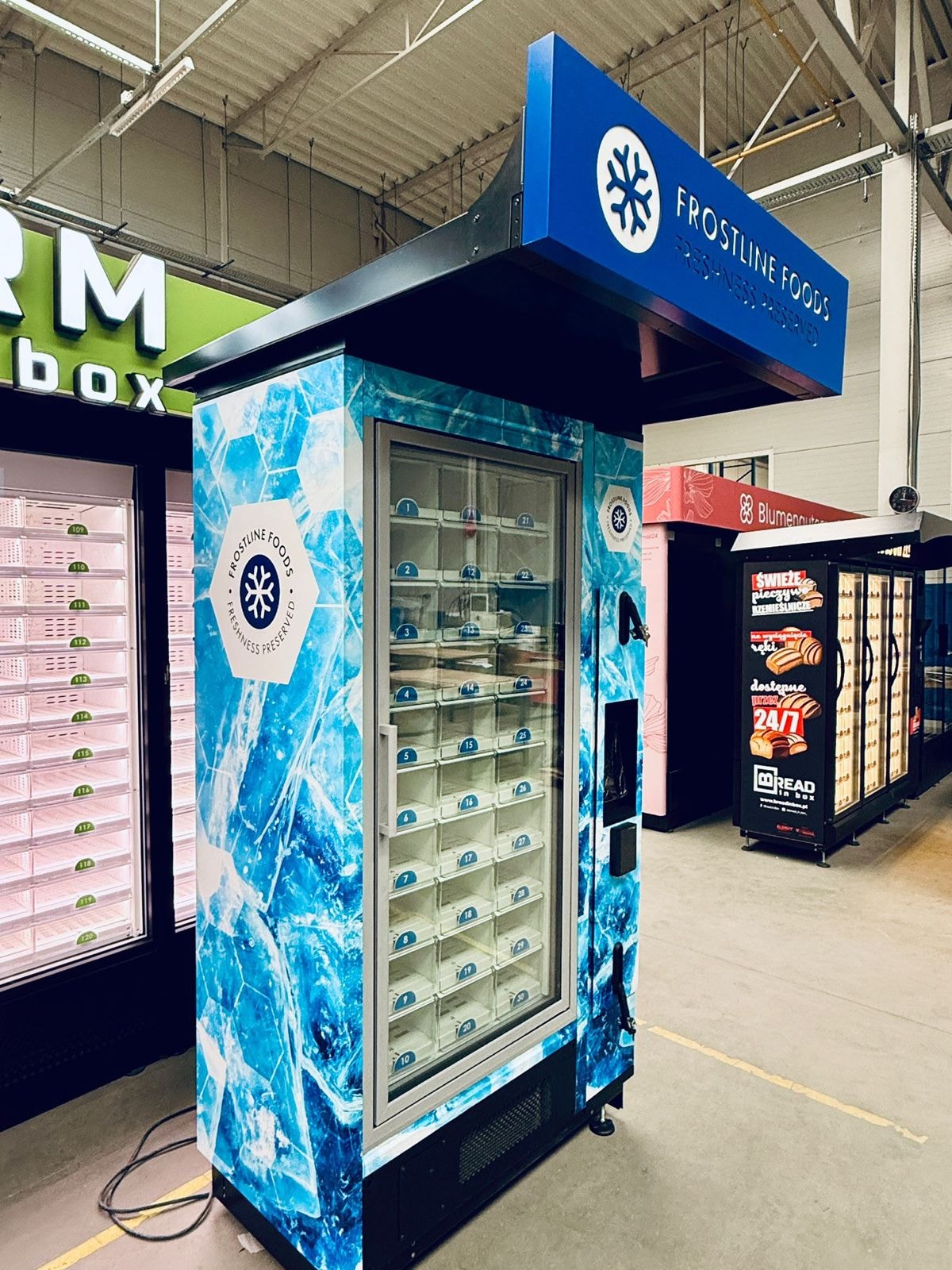 Frostline Foodsi sügavkülmaautomaat külgvaates